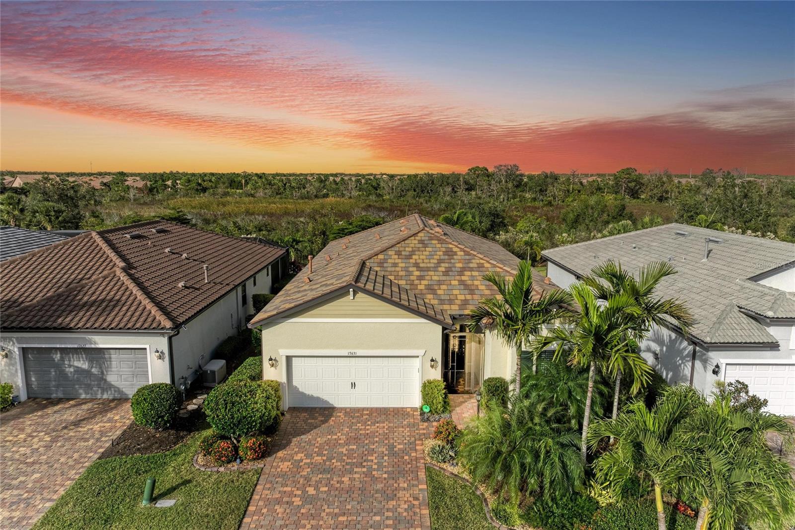 Single Family Residence in LAKEWOOD RANCH, FL - Daniel Dourado