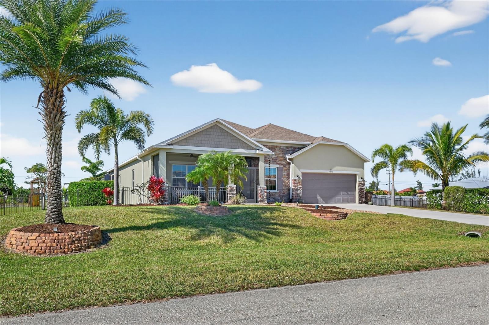 Single Family Residence in CAPE CORAL, FL - Daniel Dourado