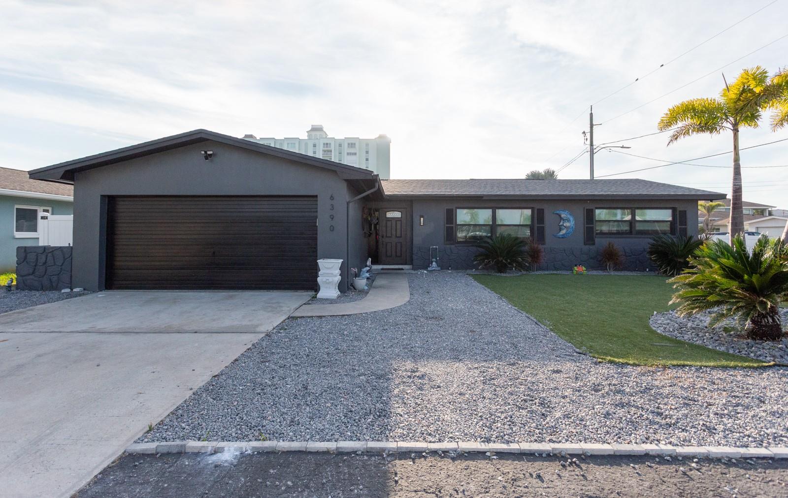 Single Family Residence em ST PETE BEACH, FL - Daniel Dourado