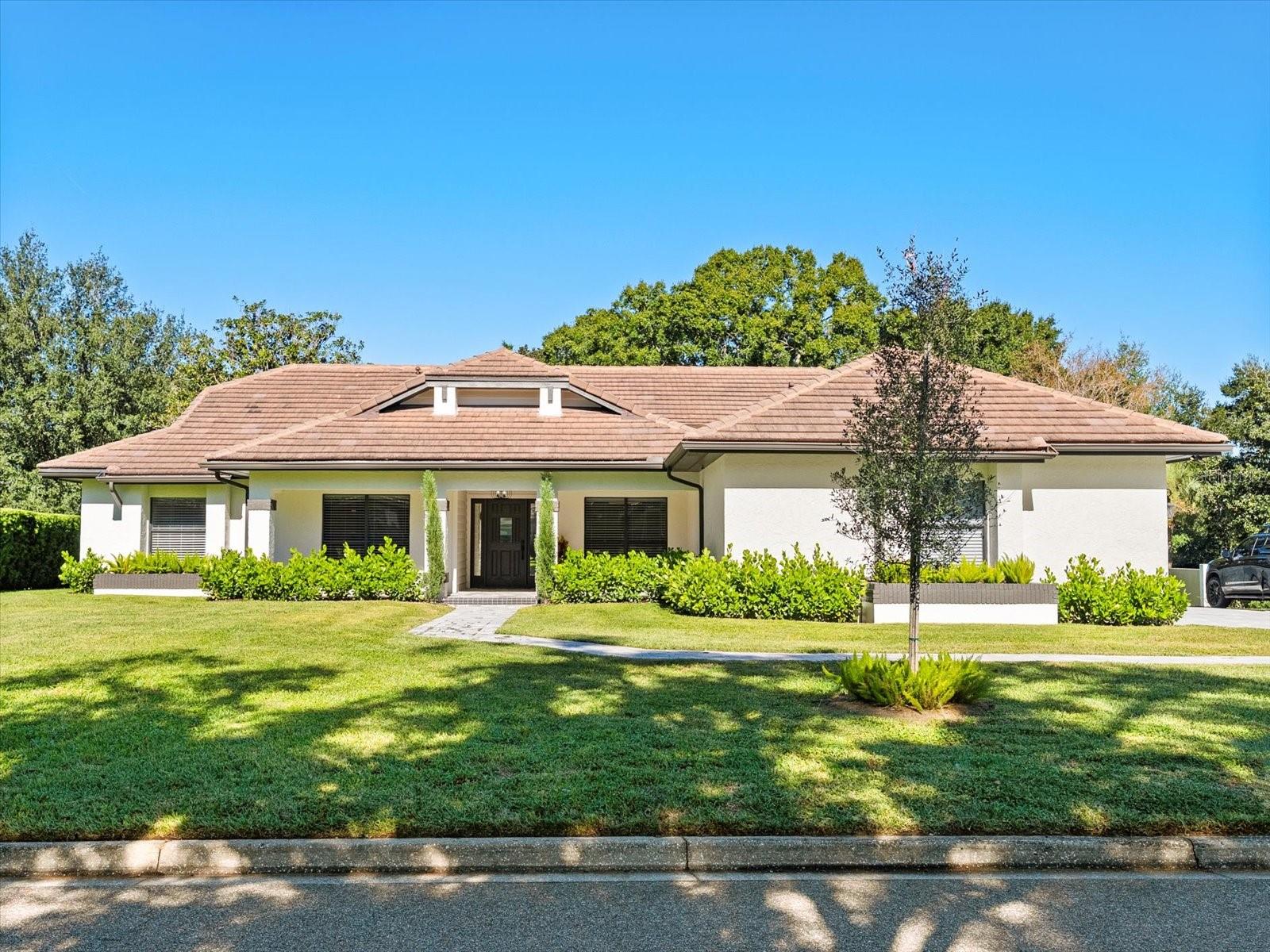 Single Family Residence in ORLANDO, FL - Daniel Dourado