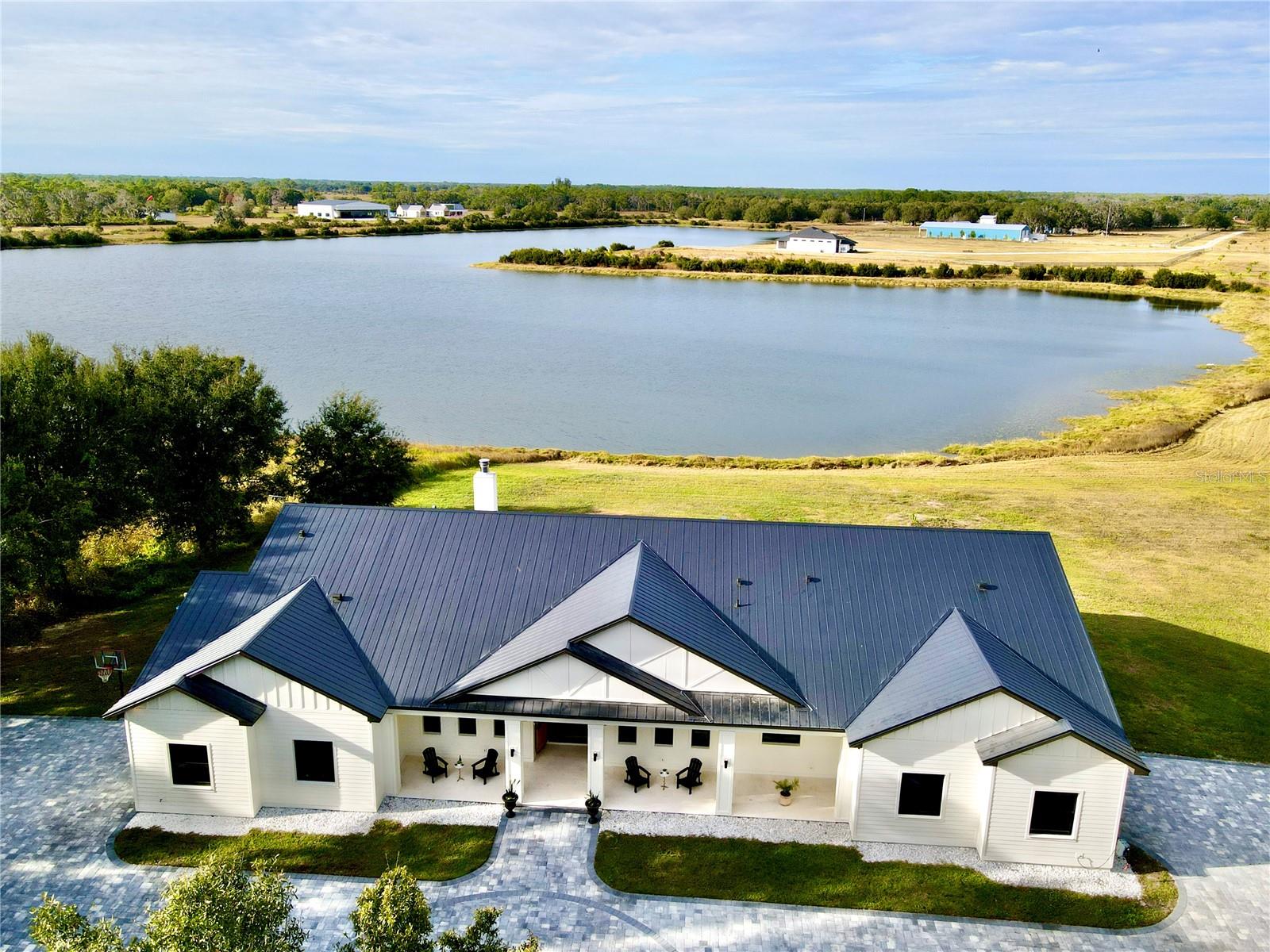 Single Family Residence in MYAKKA CITY, FL - Daniel Dourado