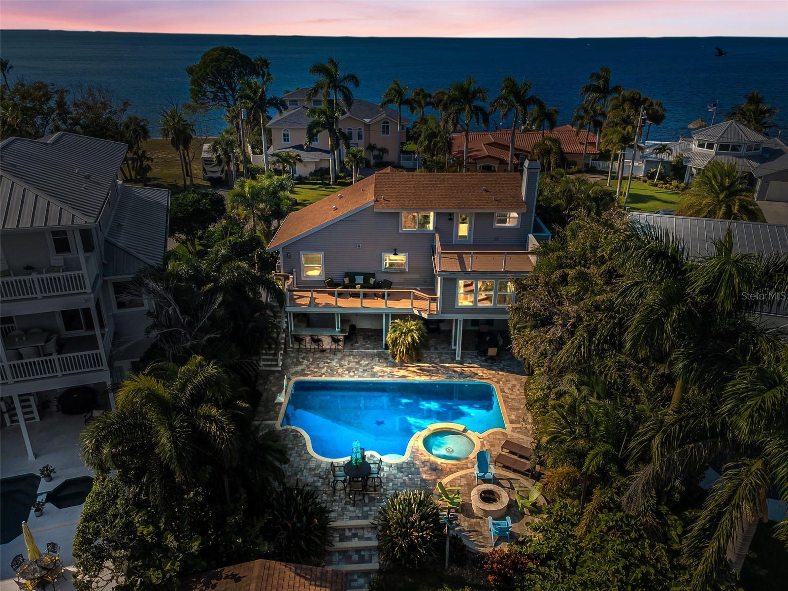 Single Family Residence in PALM HARBOR, FL - Daniel Dourado