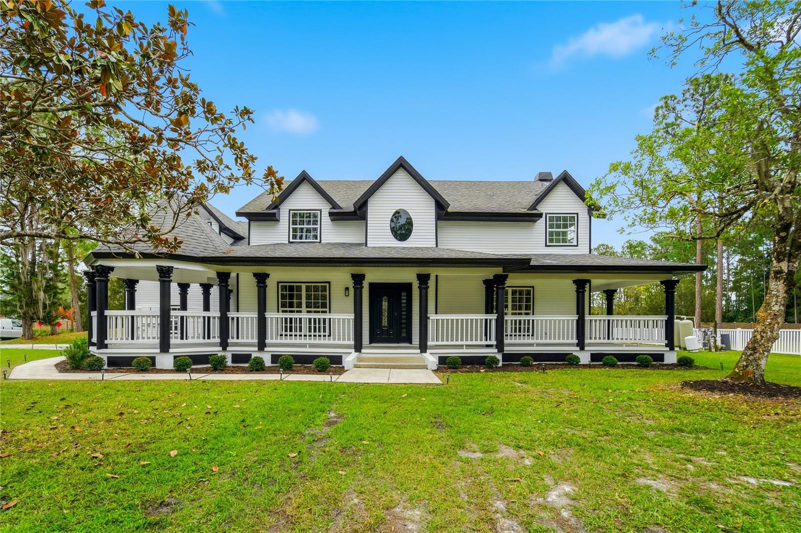 Single Family Residence in ORLANDO, FL - Daniel Dourado