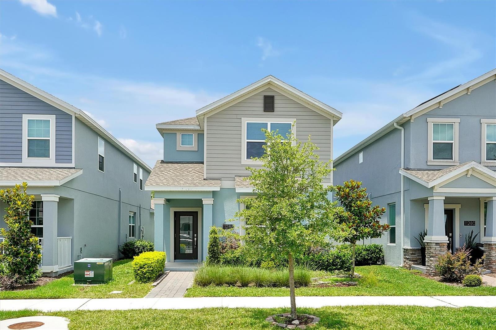 Single Family Residence in ORLANDO, FL - Daniel Dourado