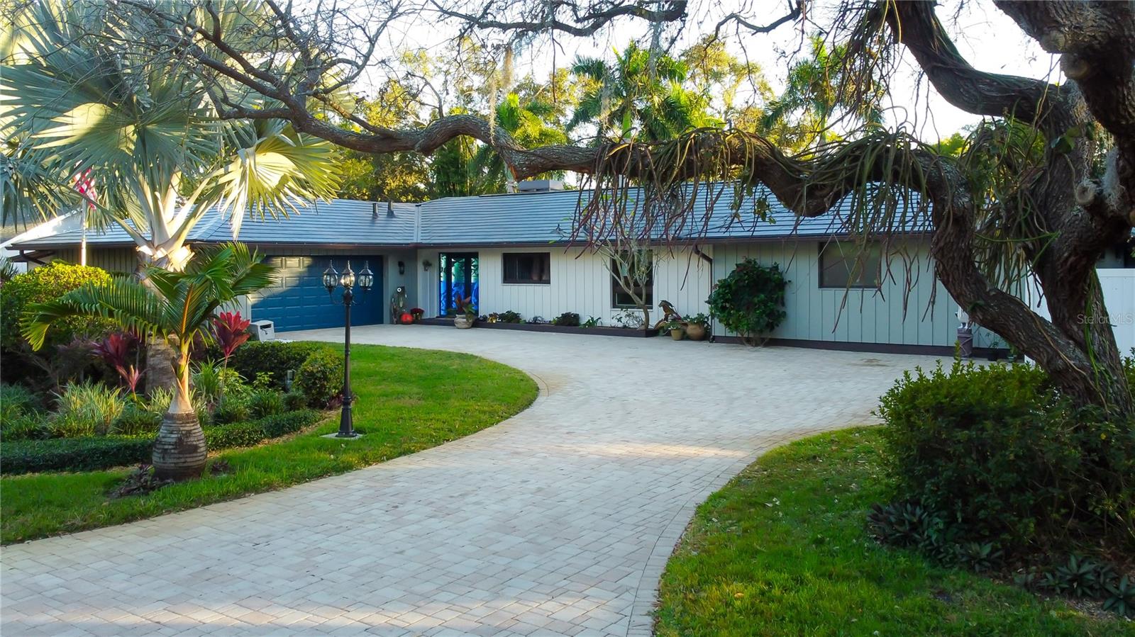 Single Family Residence em SEMINOLE, FL - Daniel Dourado