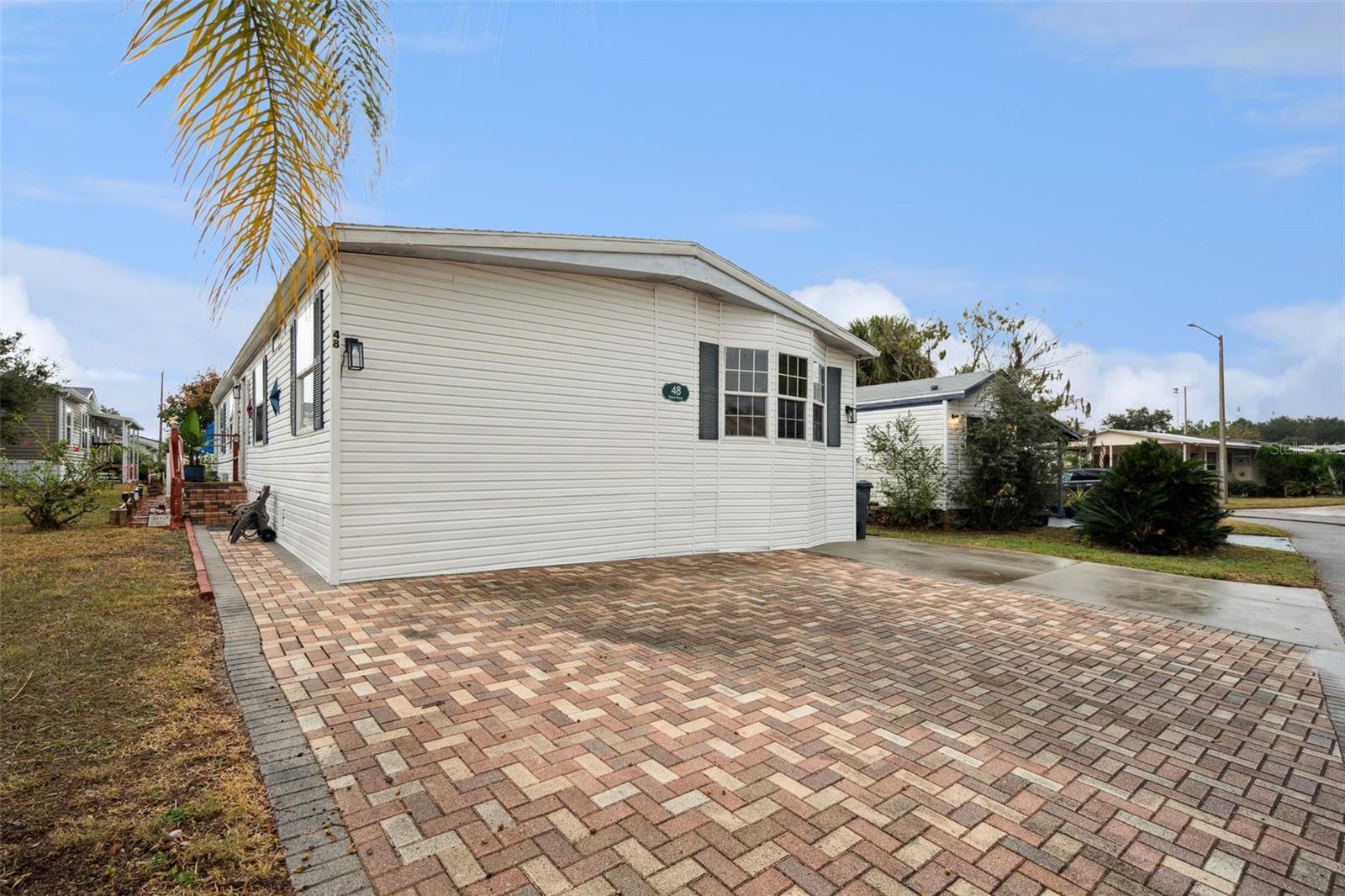 Manufactured Home in DAVENPORT, FL - Daniel Dourado