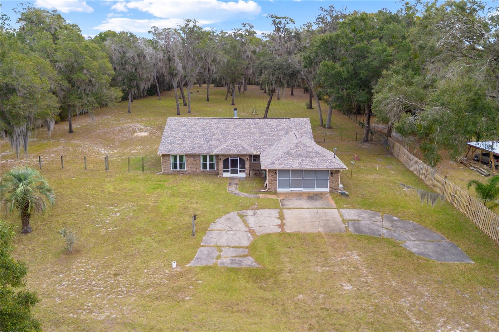 Single Family Residence em DELAND, FL - Daniel Dourado