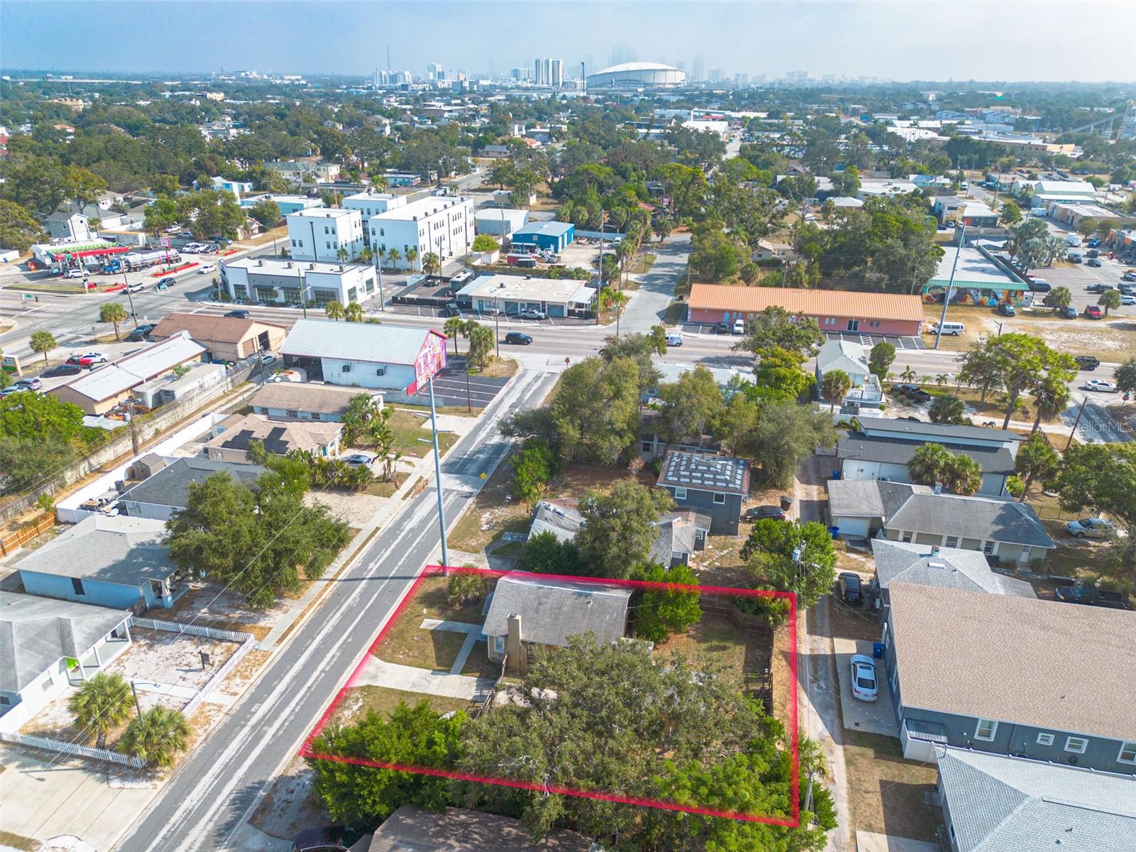 Single Family Residence em ST PETERSBURG, FL - Daniel Dourado