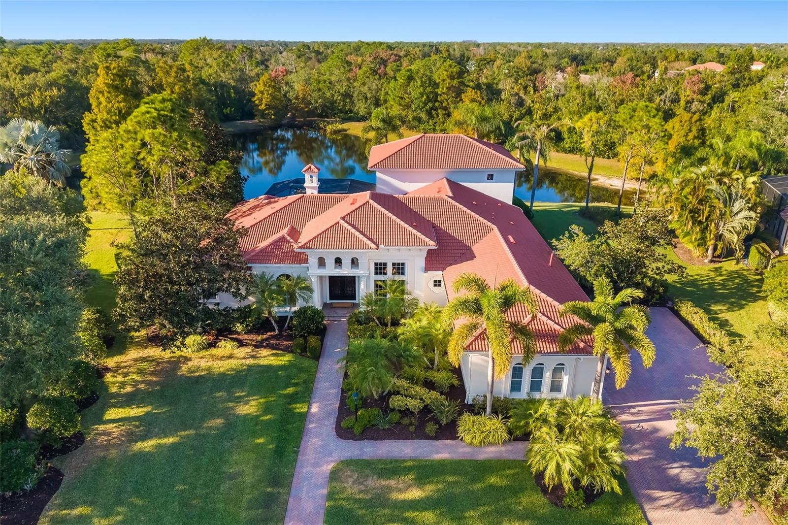 Single Family Residence in LAKEWOOD RANCH, FL - Daniel Dourado