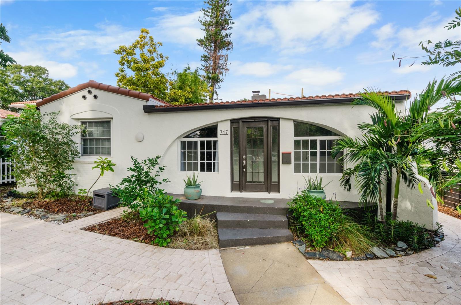 Single Family Residence em ST PETERSBURG, FL - Daniel Dourado