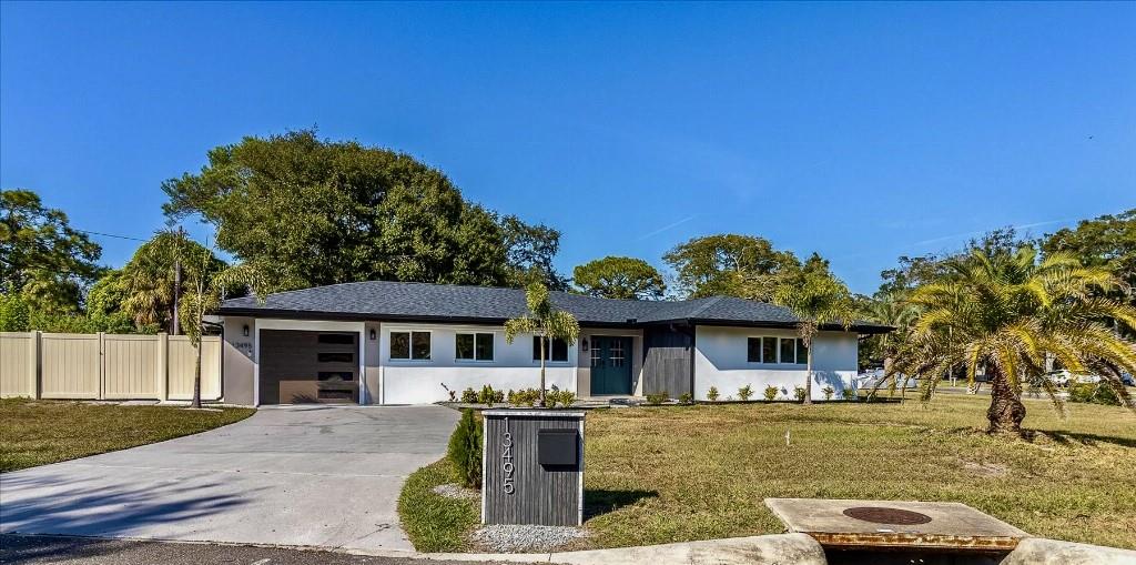 Single Family Residence em LARGO, FL - Daniel Dourado