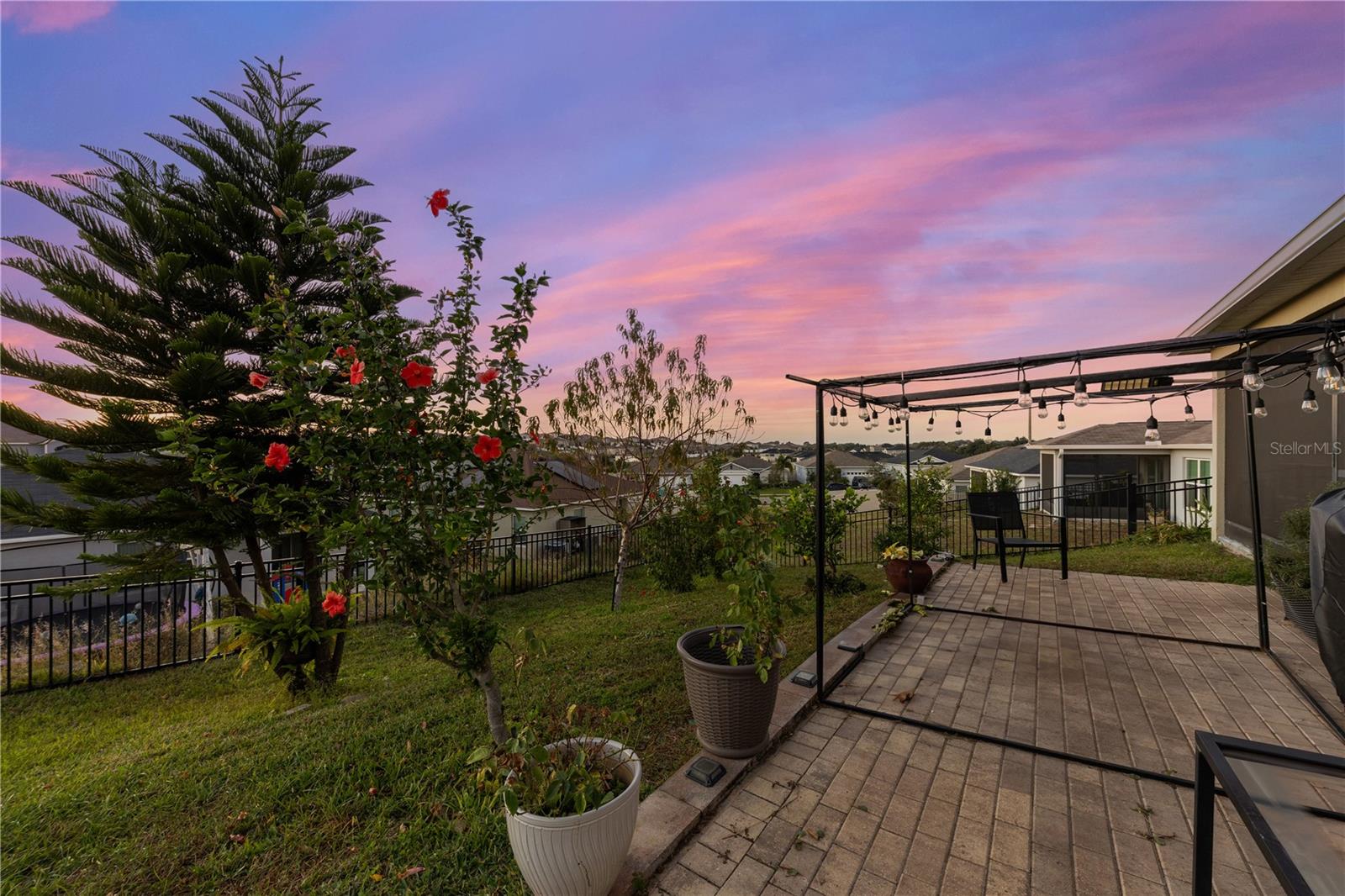 Single Family Residence in GROVELAND, FL - Daniel Dourado