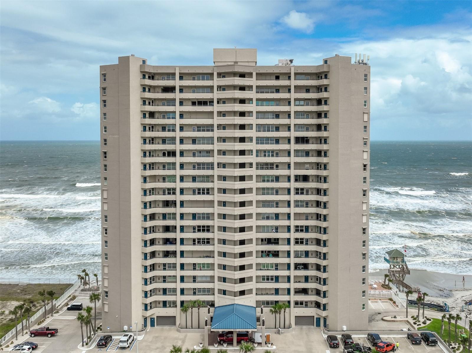 Condominium in DAYTONA BEACH, FL - Daniel Dourado