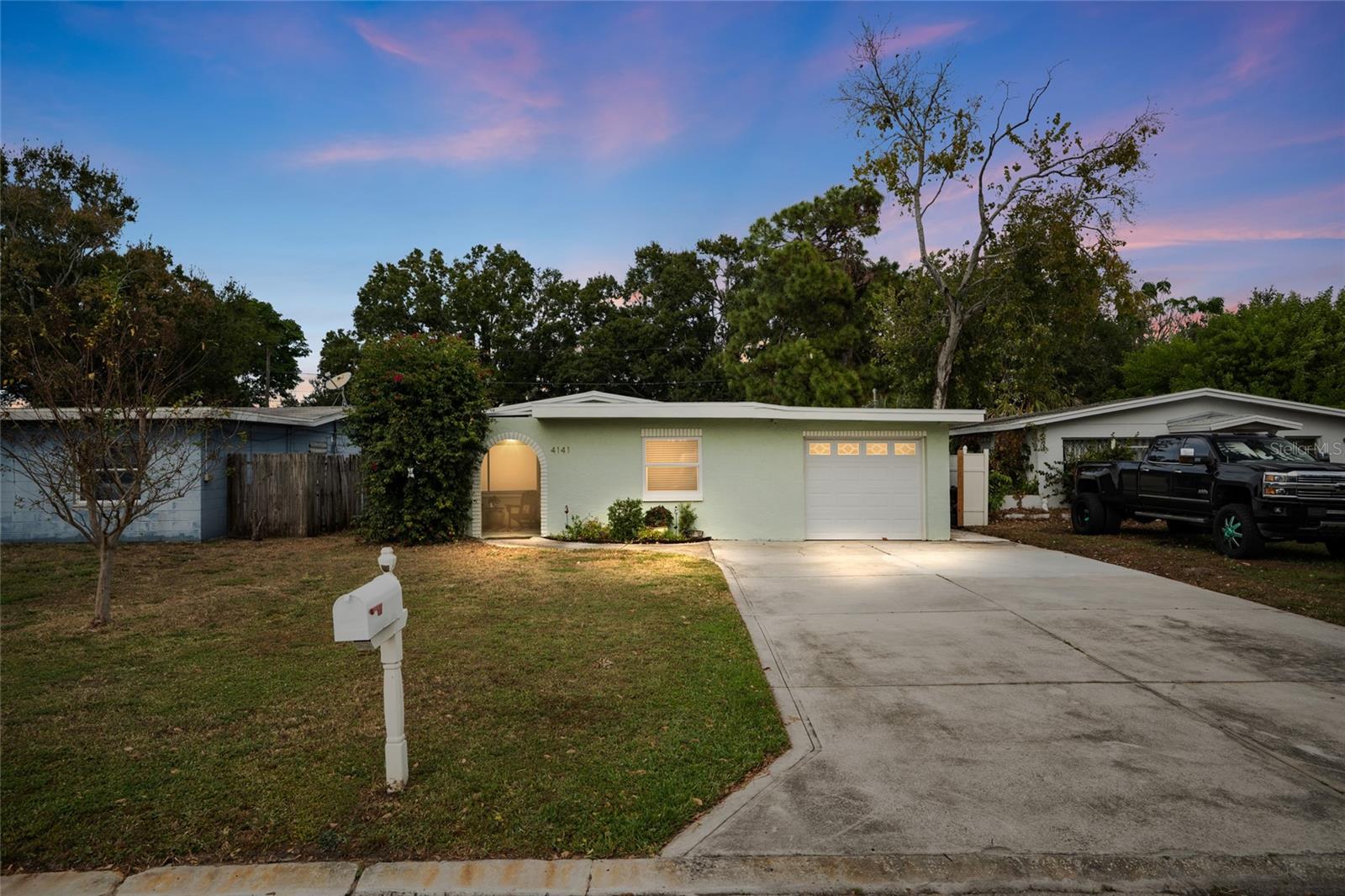 Single Family Residence em PINELLAS PARK, FL - Daniel Dourado