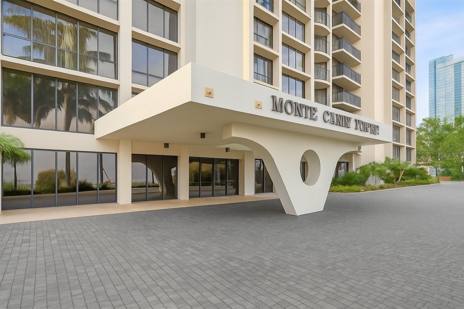 Condominium in TAMPA, FL - Daniel Dourado