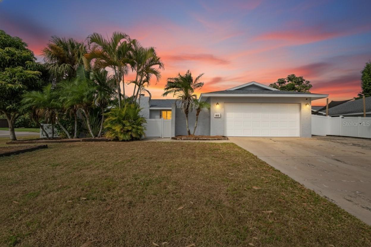 Single Family Residence in TAMPA, FL - Daniel Dourado