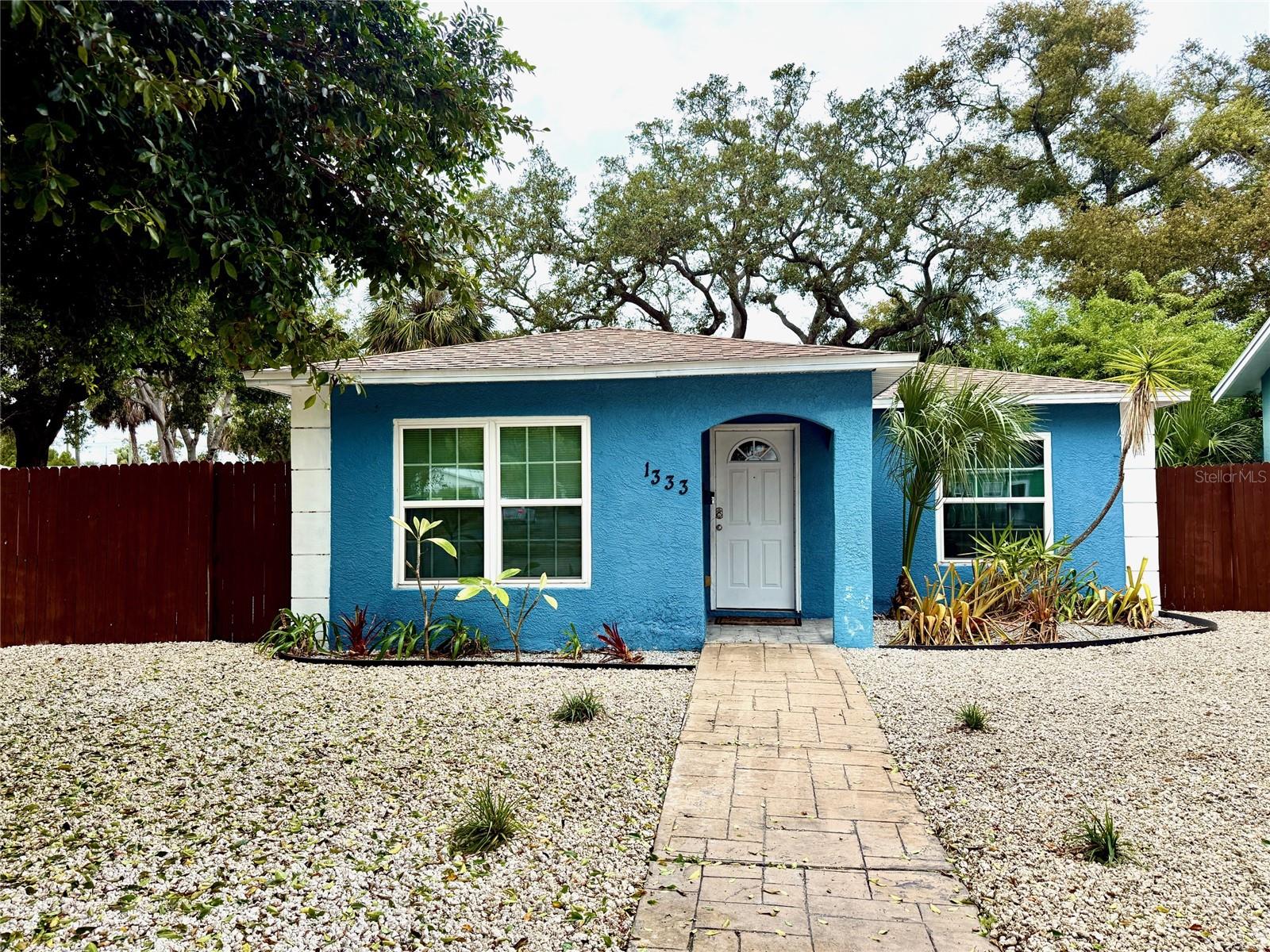 Single Family Residence em ST PETERSBURG, FL - Daniel Dourado