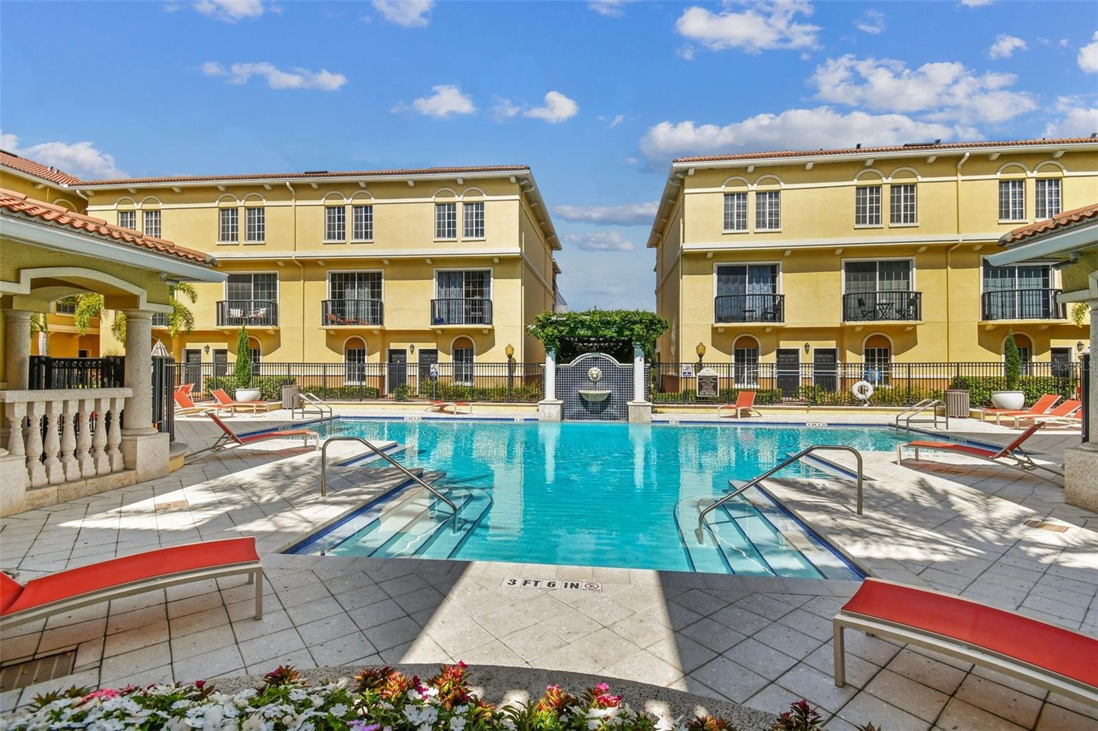 Townhouse in TAMPA, FL - Daniel Dourado