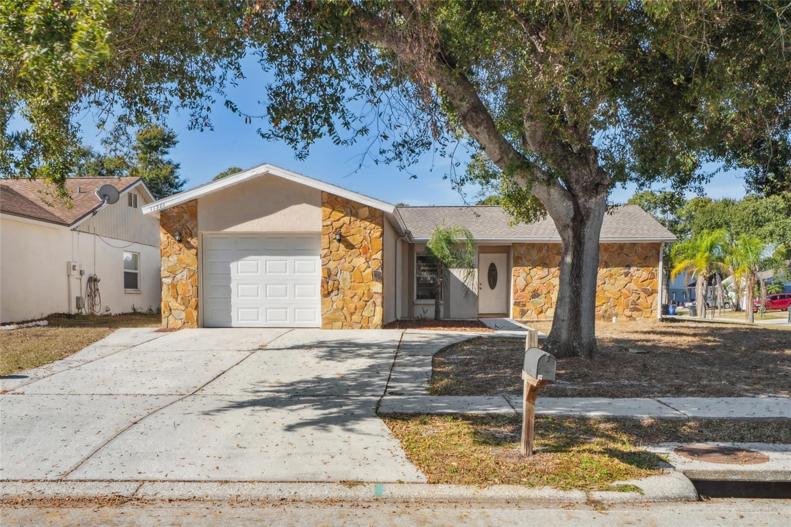 Single Family Residence em RIVERVIEW, FL - Daniel Dourado