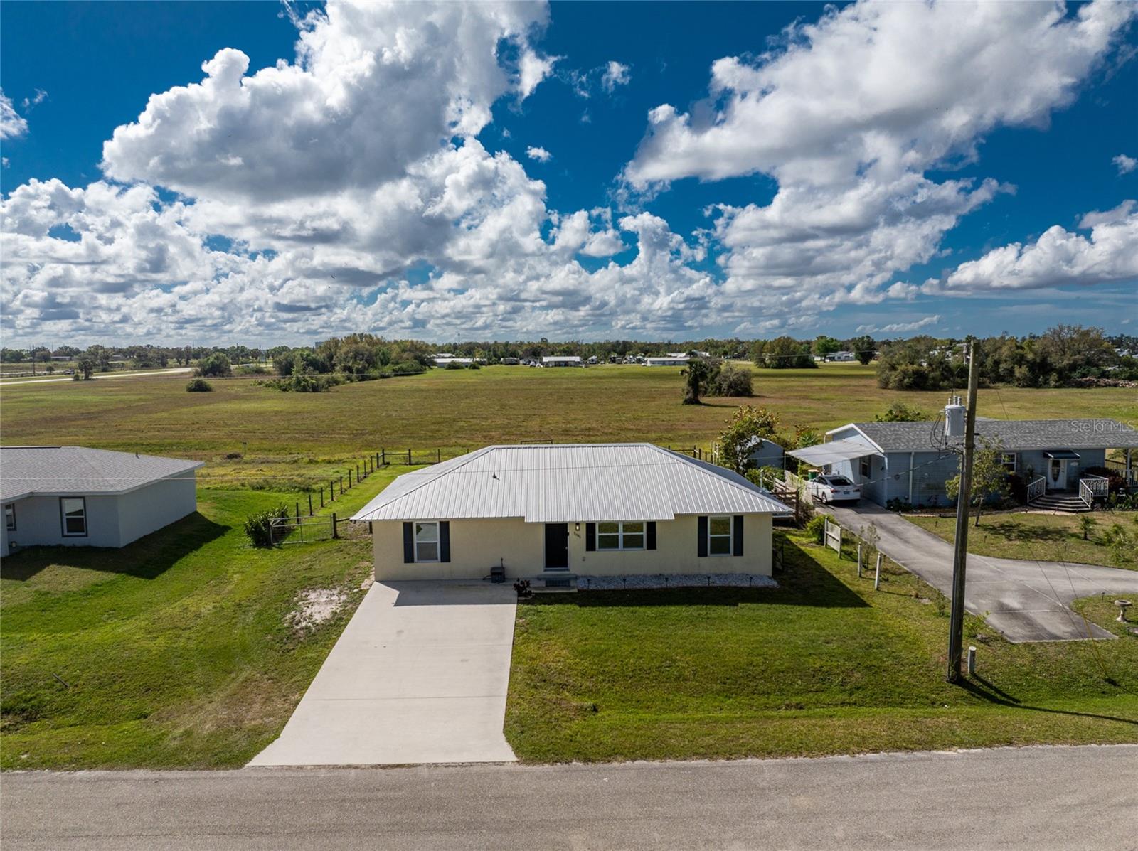 Single Family Residence in ARCADIA, FL - Daniel Dourado