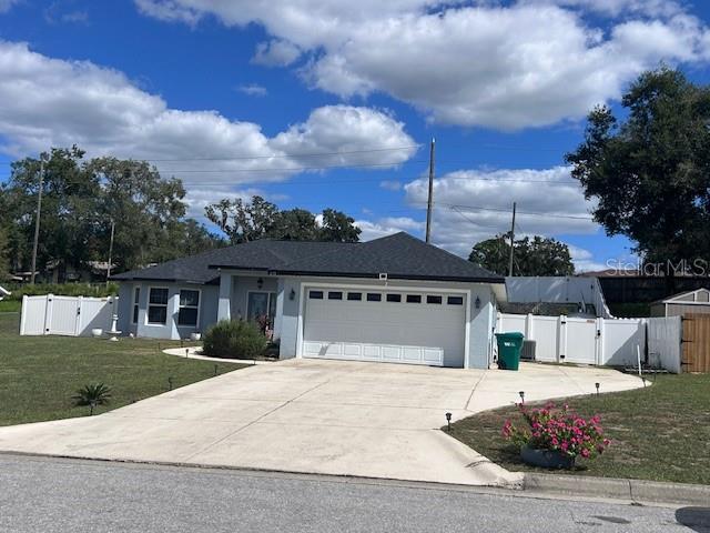 Single Family Residence em EUSTIS, FL - Daniel Dourado