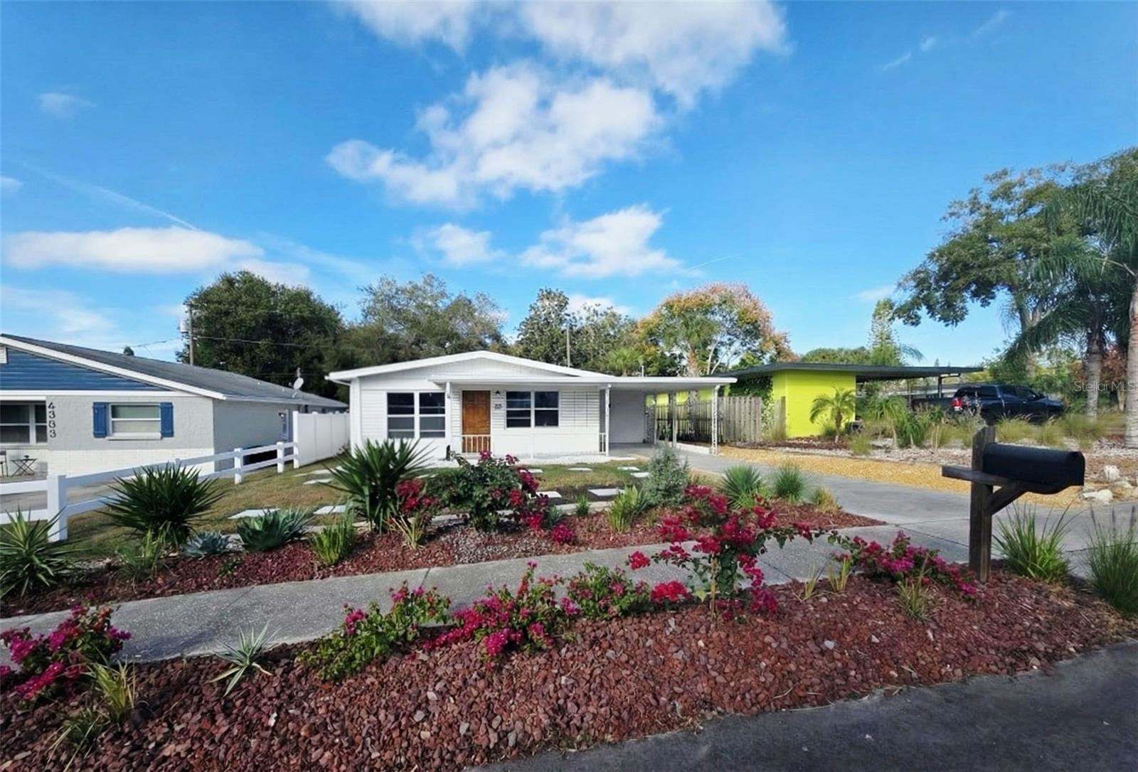 Single Family Residence em NEW PORT RICHEY, FL - Daniel Dourado