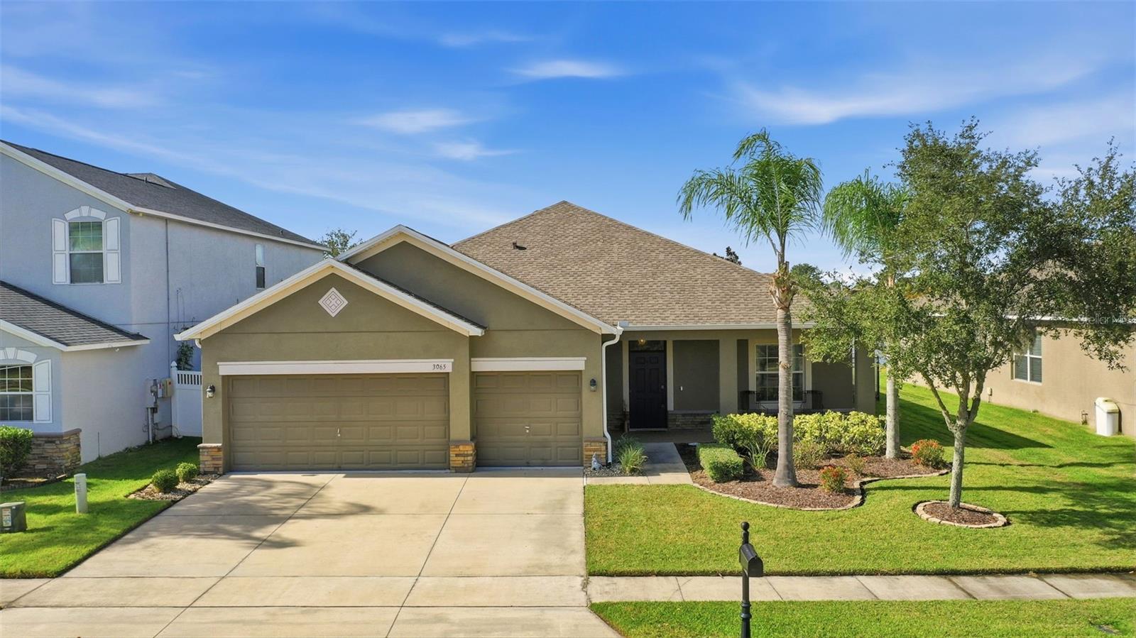 Single Family Residence in ORLANDO, FL - Daniel Dourado