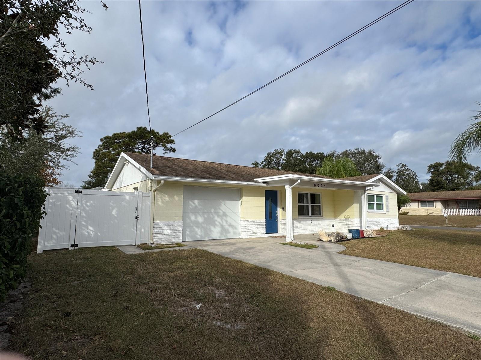 Single Family Residence em NEW PORT RICHEY, FL - Daniel Dourado