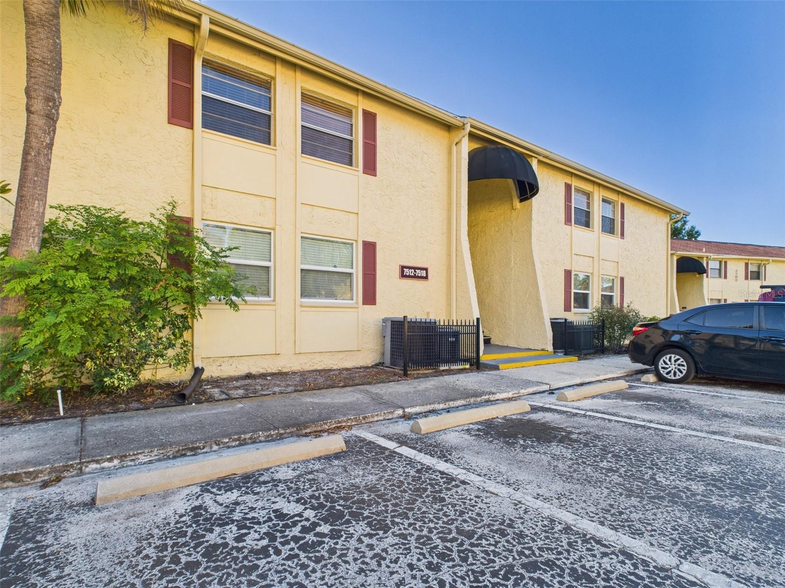 Townhouse in TAMPA, FL - Daniel Dourado