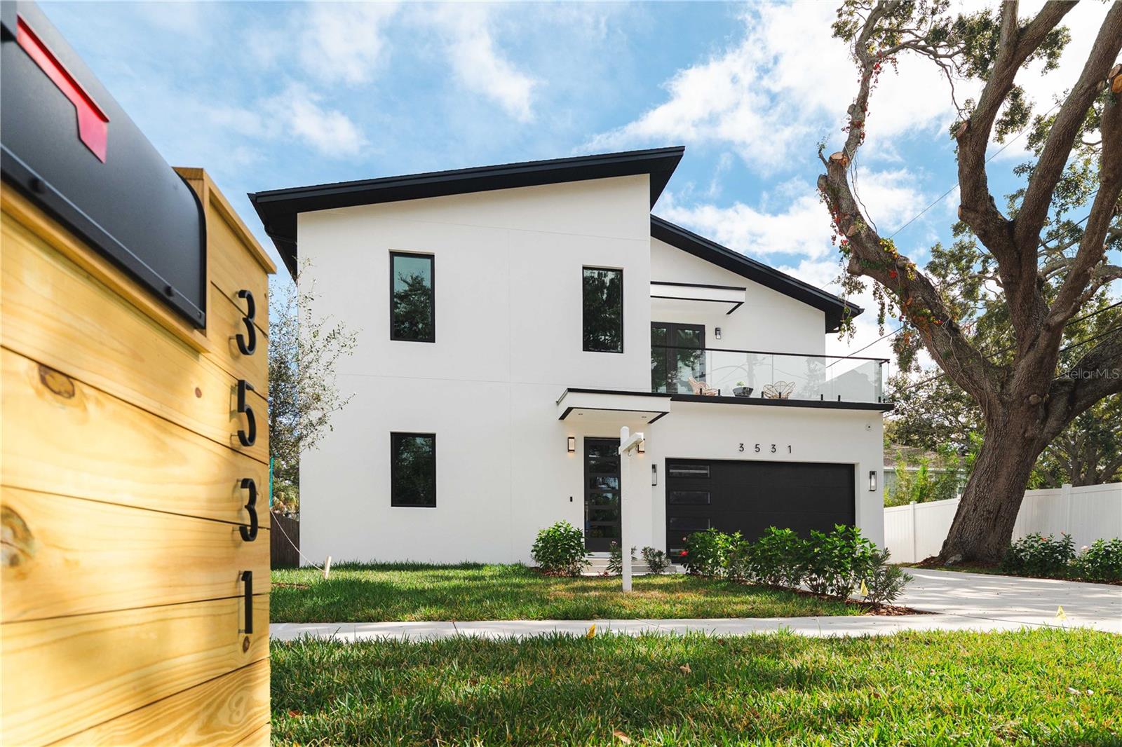 Single Family Residence em ST PETERSBURG, FL - Daniel Dourado