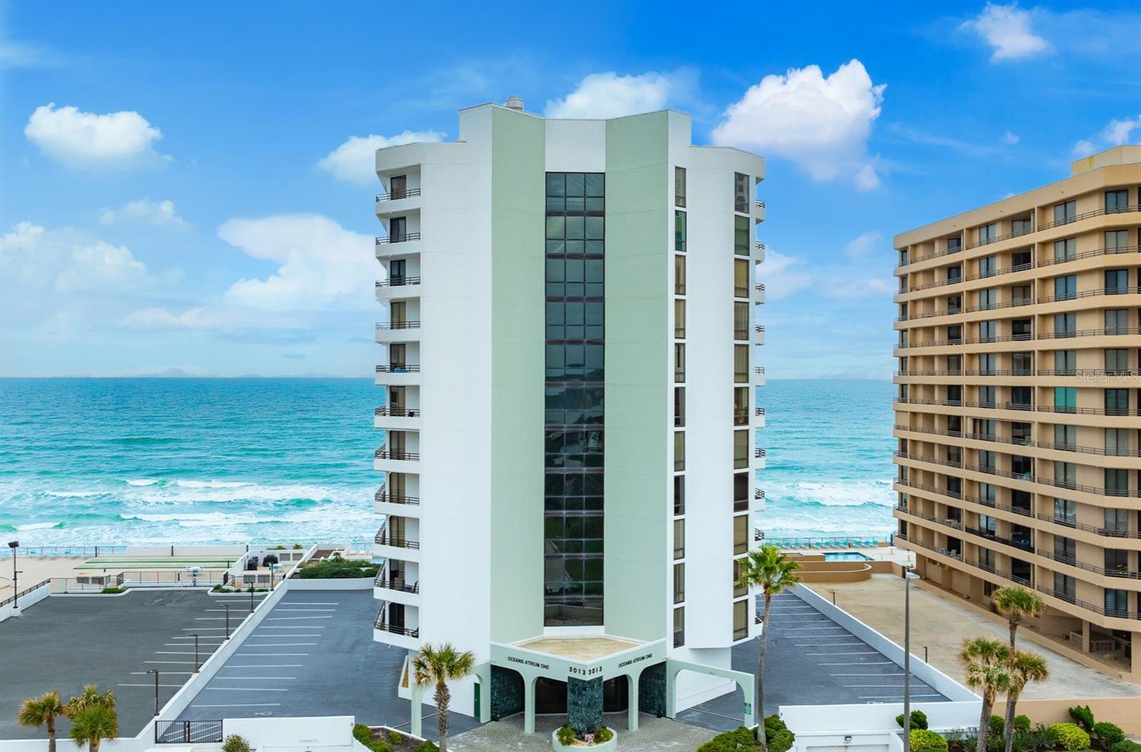 Condominium in DAYTONA BEACH SHORES, FL - Daniel Dourado
