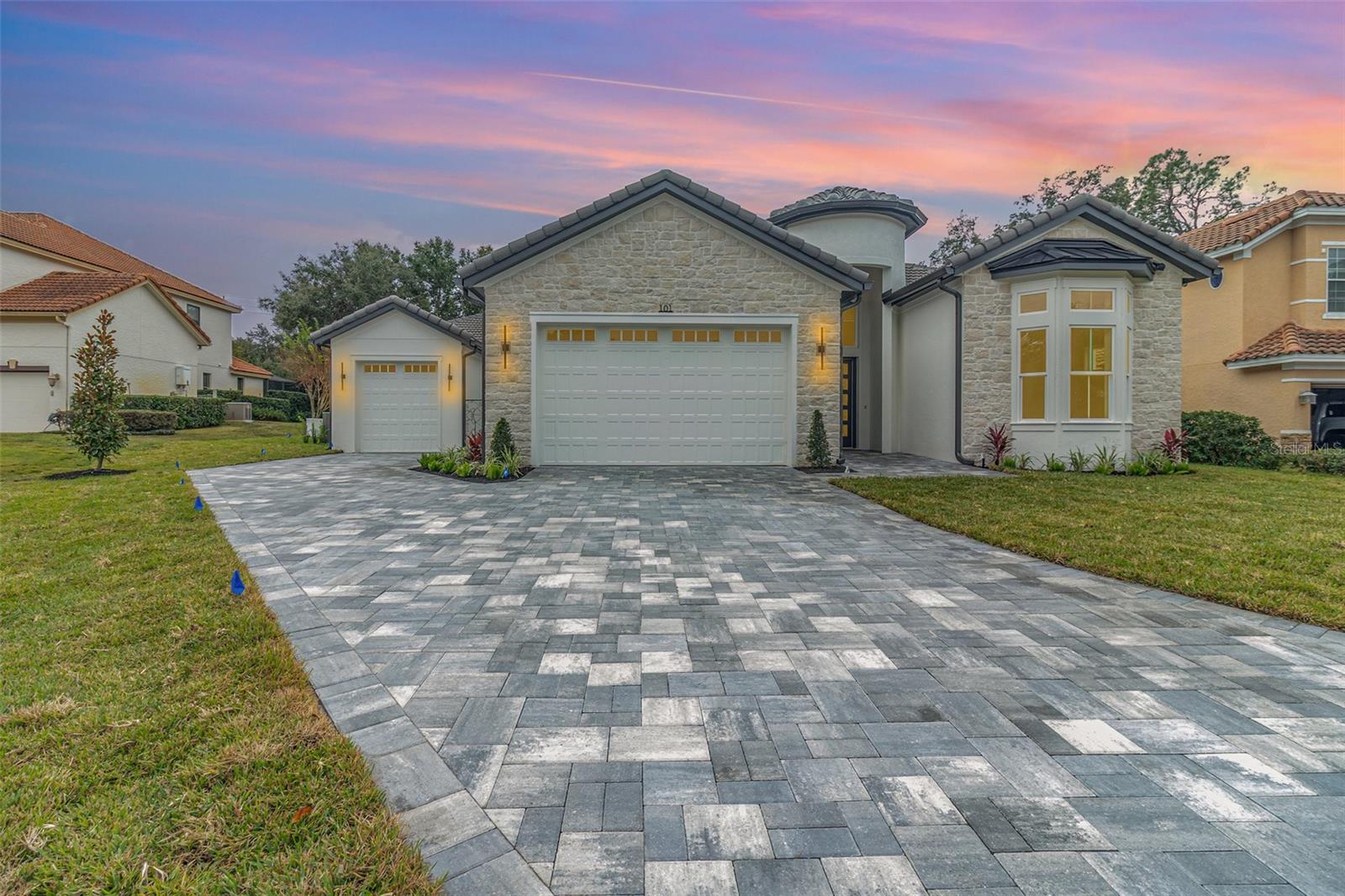 Single Family Residence in LAKE MARY, FL - Daniel Dourado