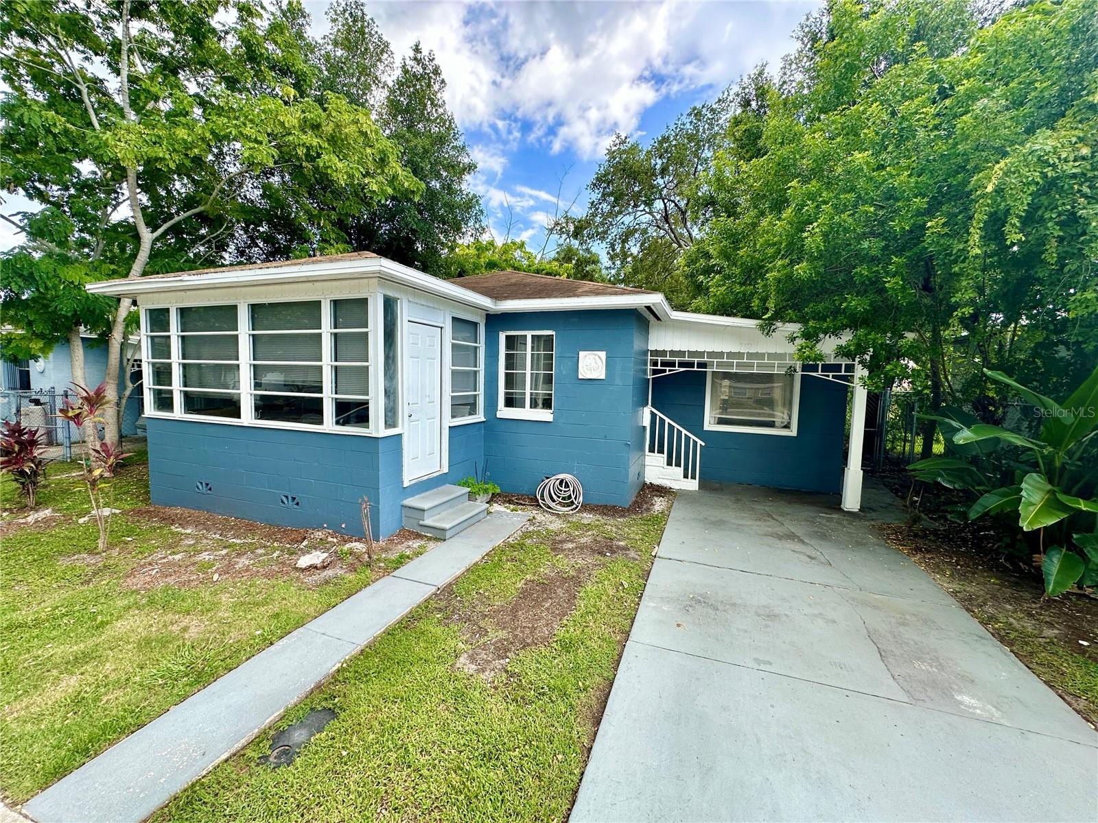 Single Family Residence em ST PETERSBURG, FL - Daniel Dourado