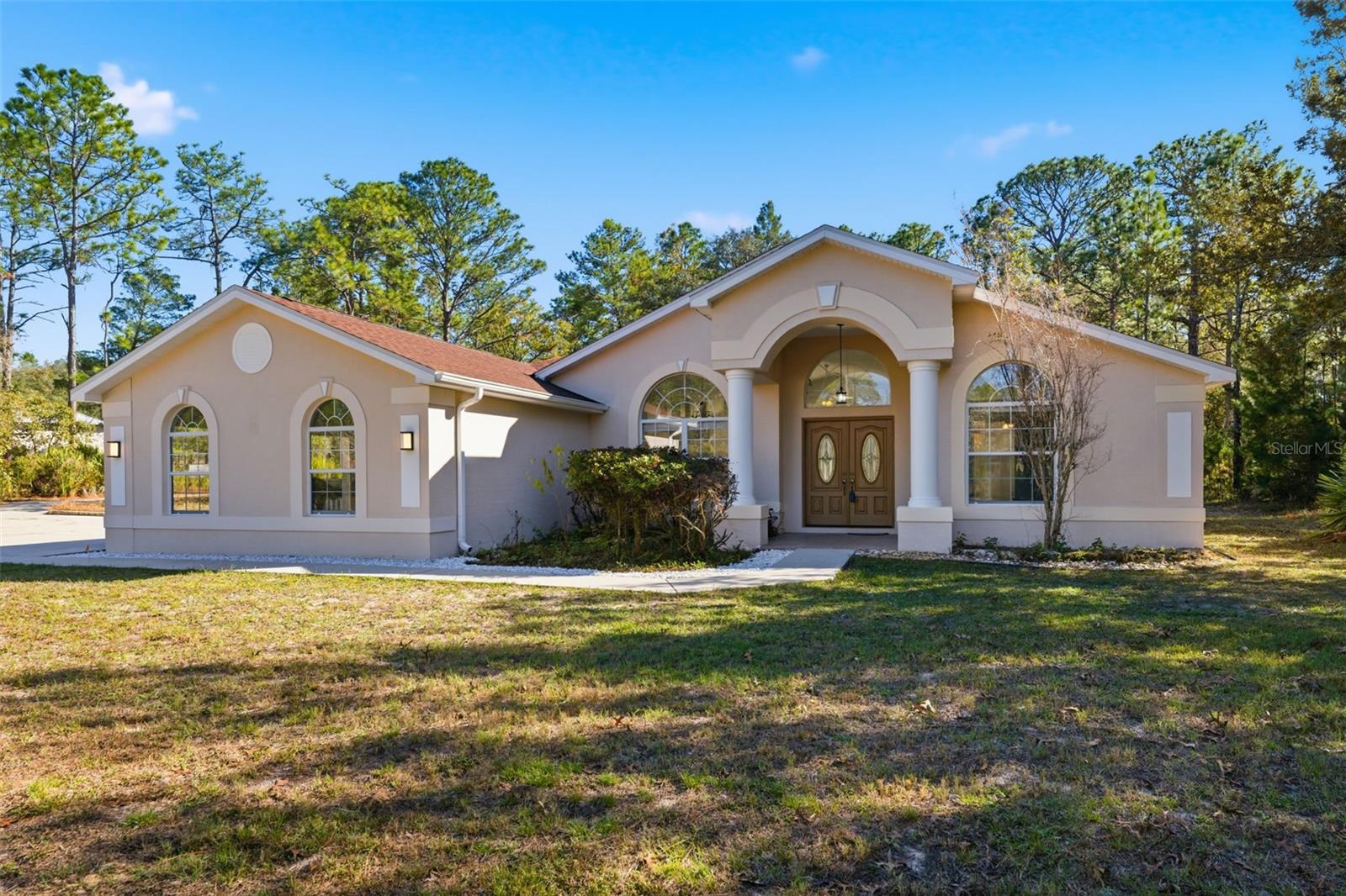 Single Family Residence in BEVERLY HILLS, FL - Daniel Dourado