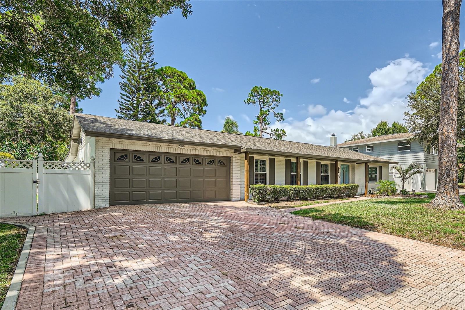 Single Family Residence em SEMINOLE, FL - Daniel Dourado