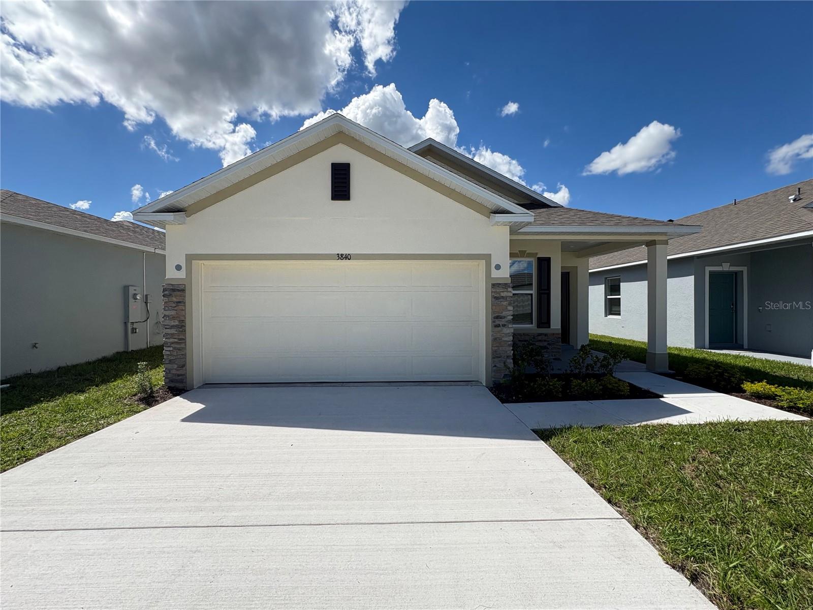 Single Family Residence in POINCIANA, FL - Daniel Dourado