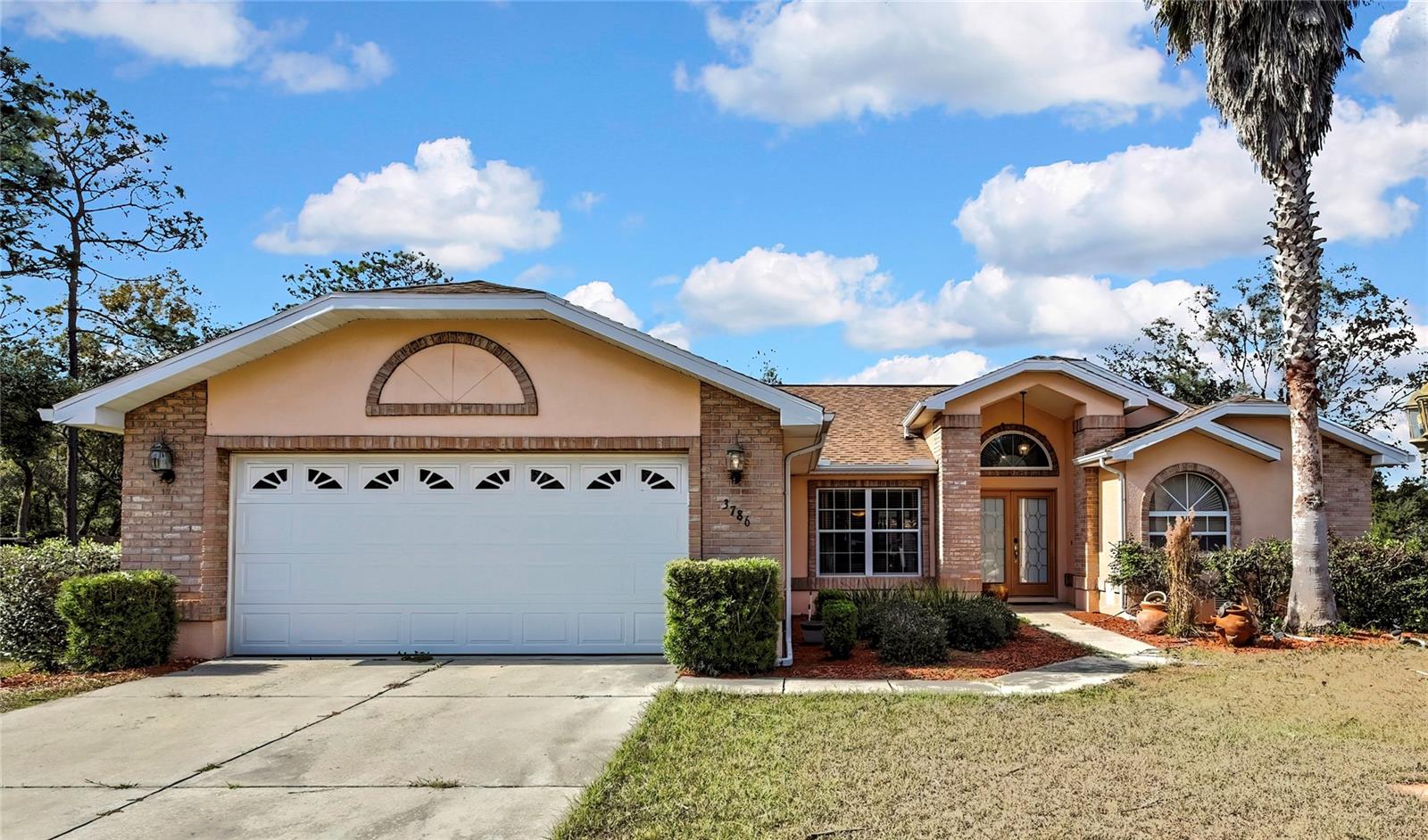 Single Family Residence em HOMOSASSA, FL - Daniel Dourado