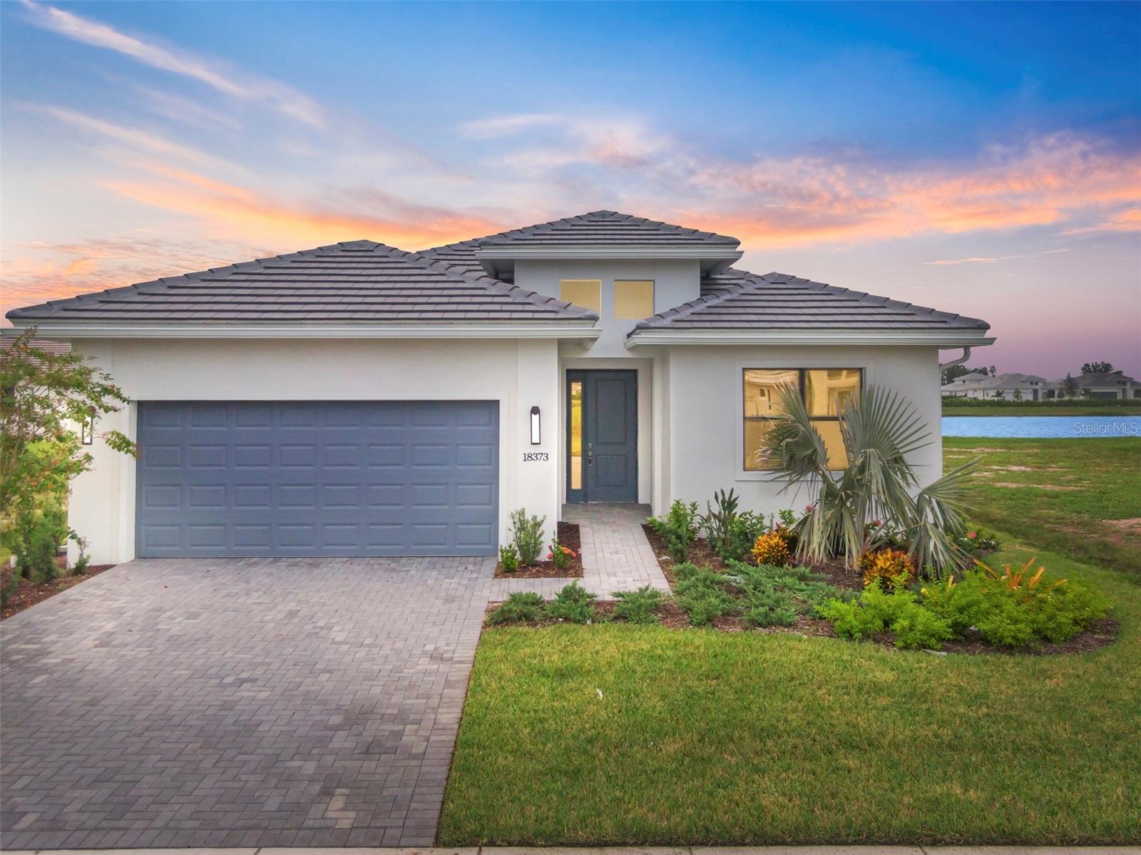 Single Family Residence in LAKEWOOD RANCH, FL - Daniel Dourado