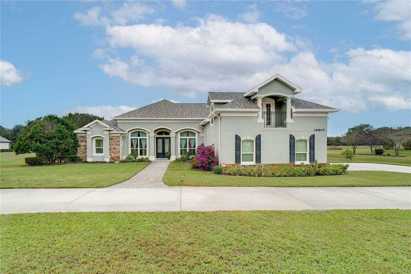 Single Family Residence in GROVELAND, FL - Daniel Dourado