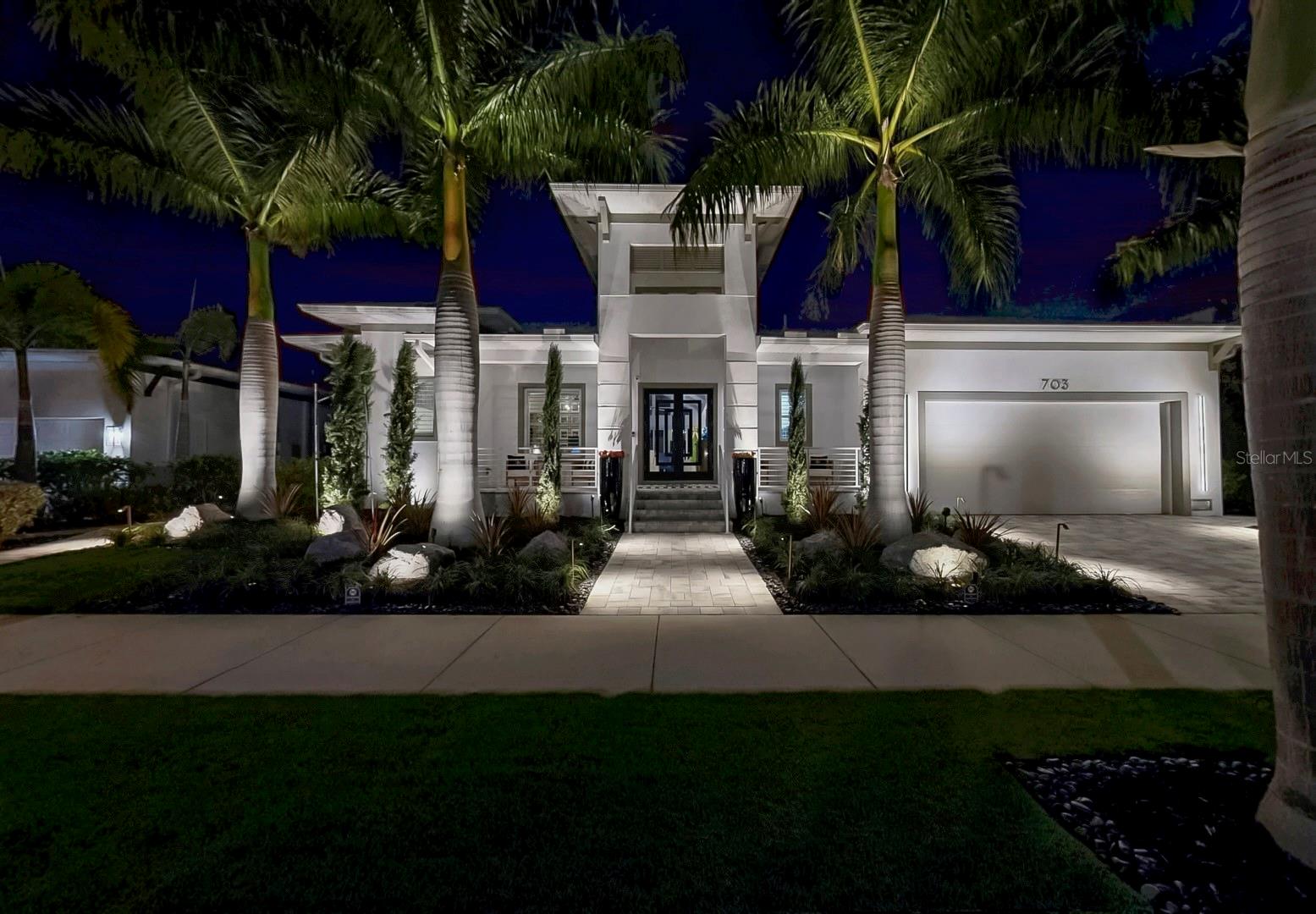 Single Family Residence in APOLLO BEACH, FL - Daniel Dourado