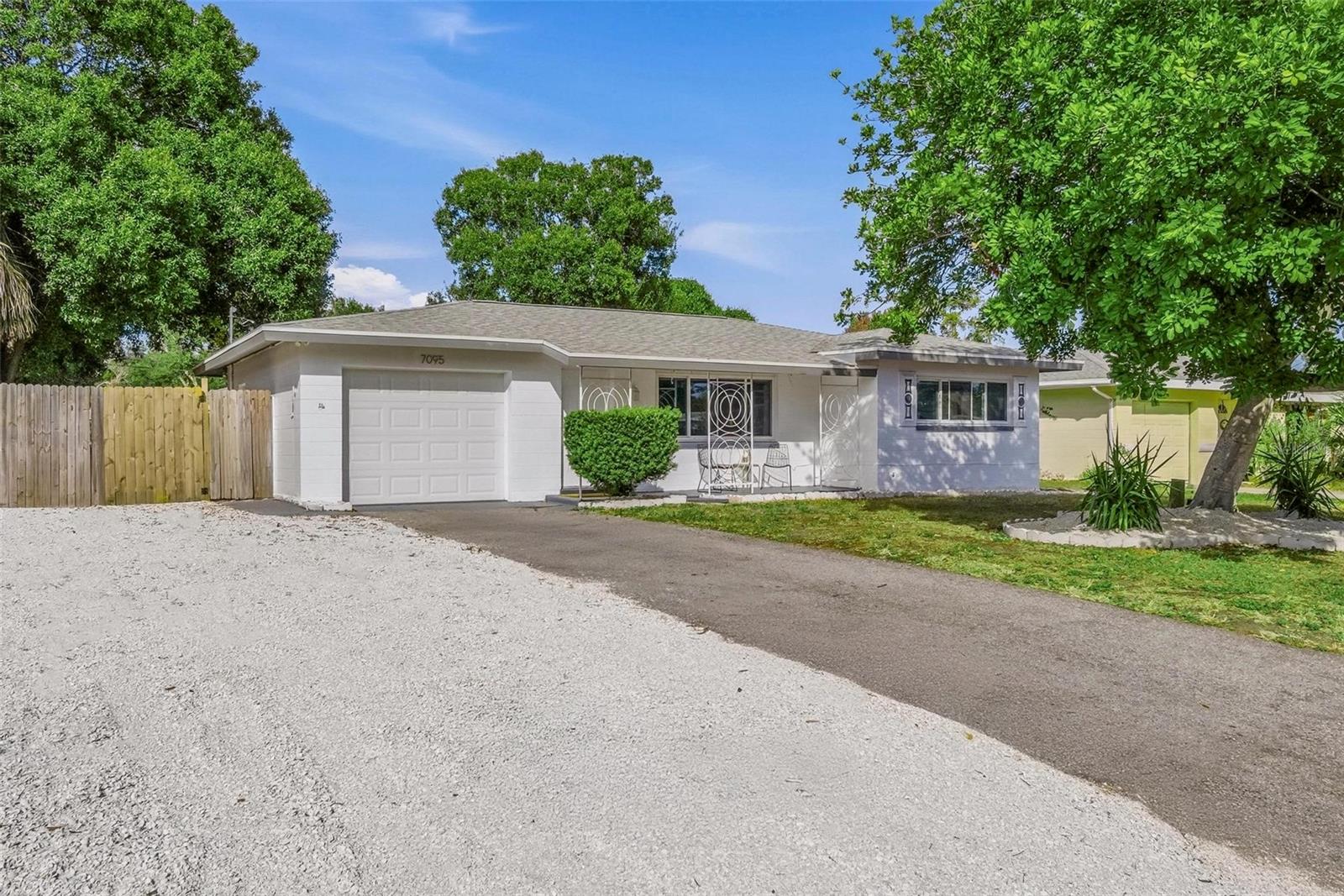 Single Family Residence em ST PETERSBURG, FL - Daniel Dourado