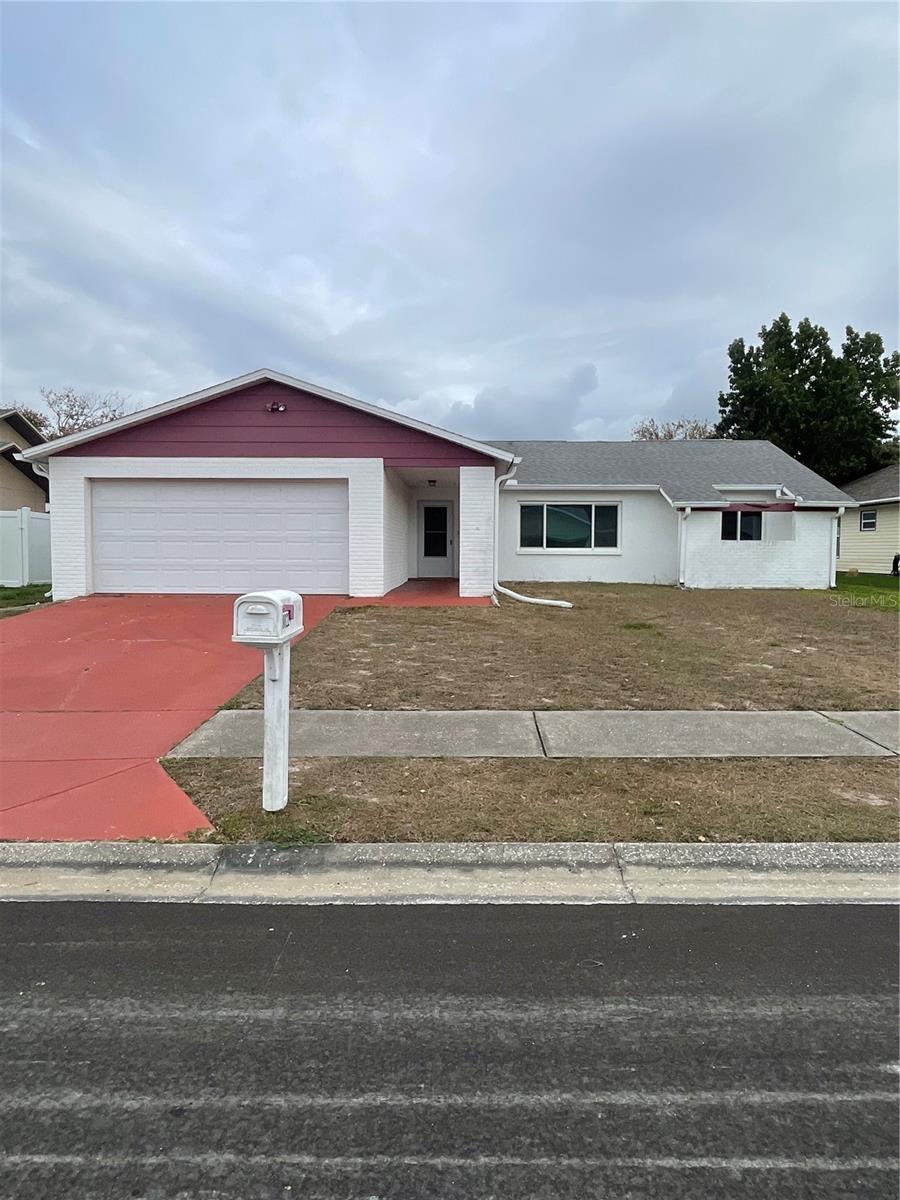 Single Family Residence in PORT RICHEY, FL - Daniel Dourado