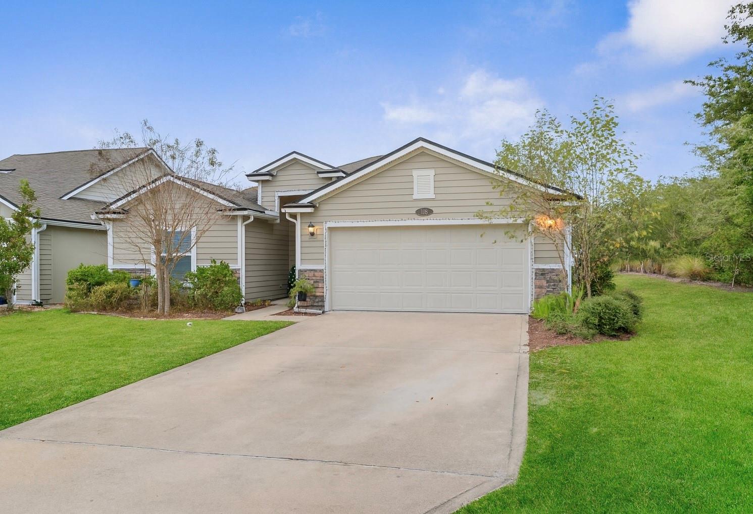 Single Family Residence in PALM COAST, FL - Daniel Dourado