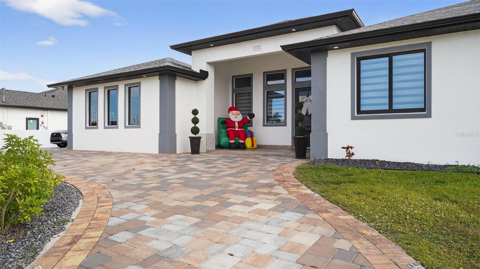 Single Family Residence in CAPE CORAL, FL - Daniel Dourado