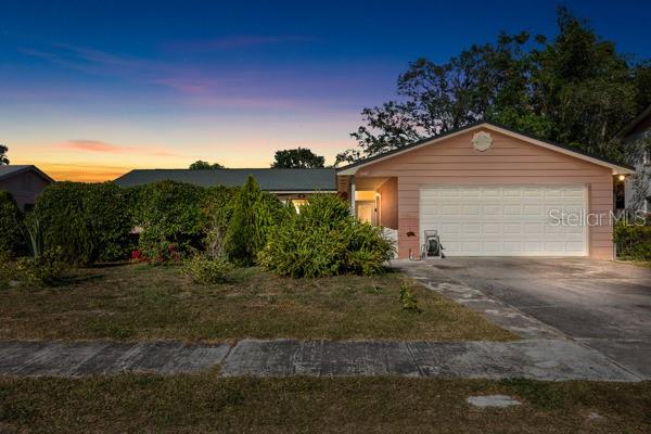 Single Family Residence in ORLANDO, FL - Daniel Dourado