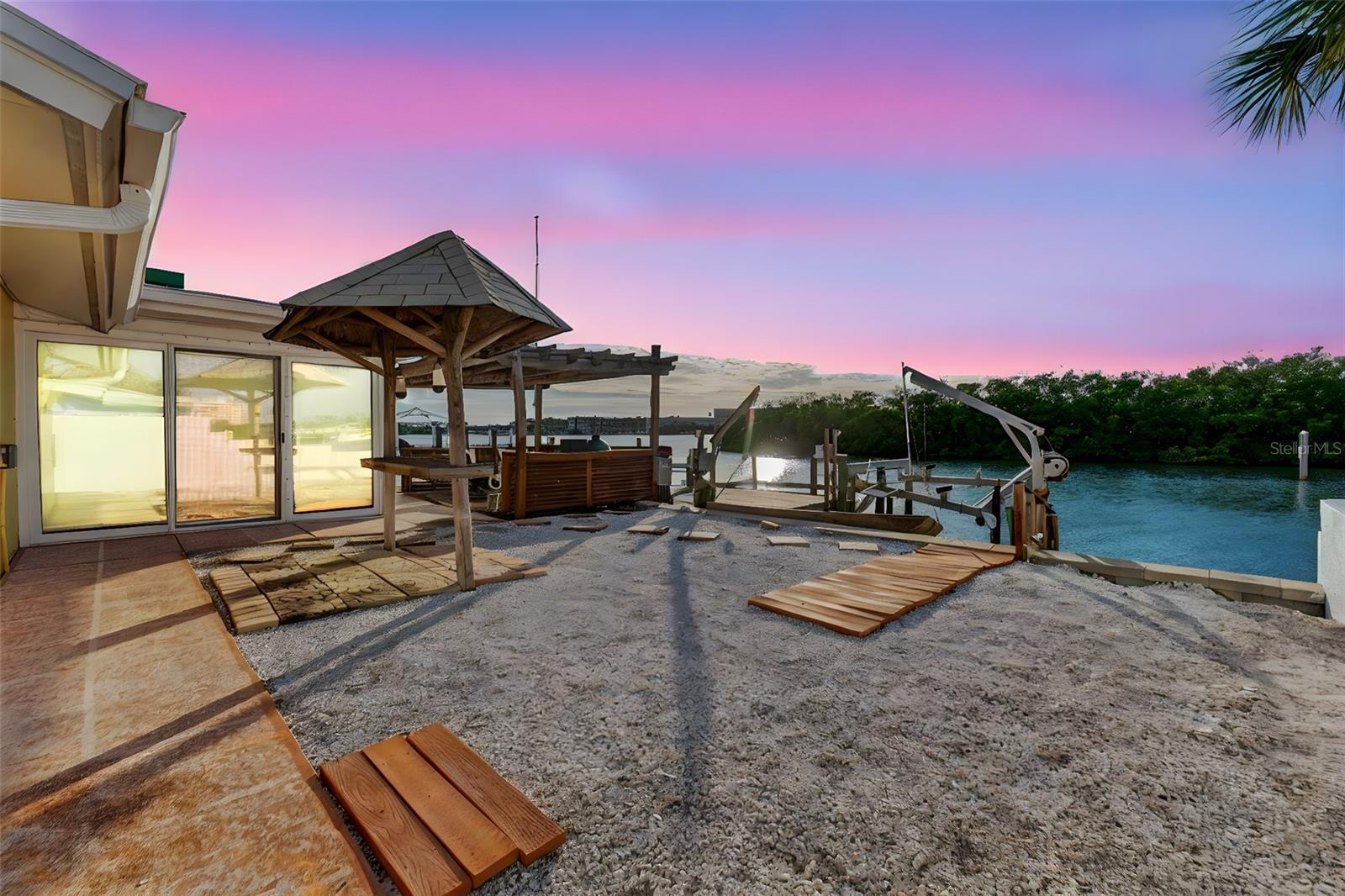 Single Family Residence em ST PETERSBURG, FL - Daniel Dourado