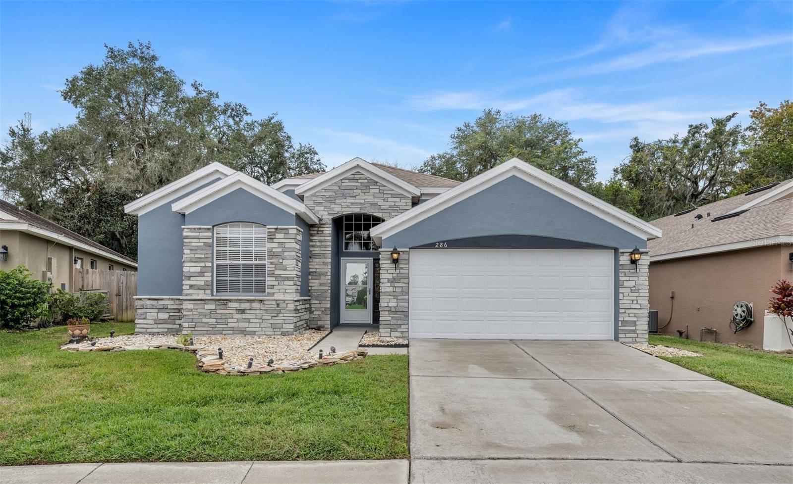 Single Family Residence em WINTER SPRINGS, FL - Daniel Dourado