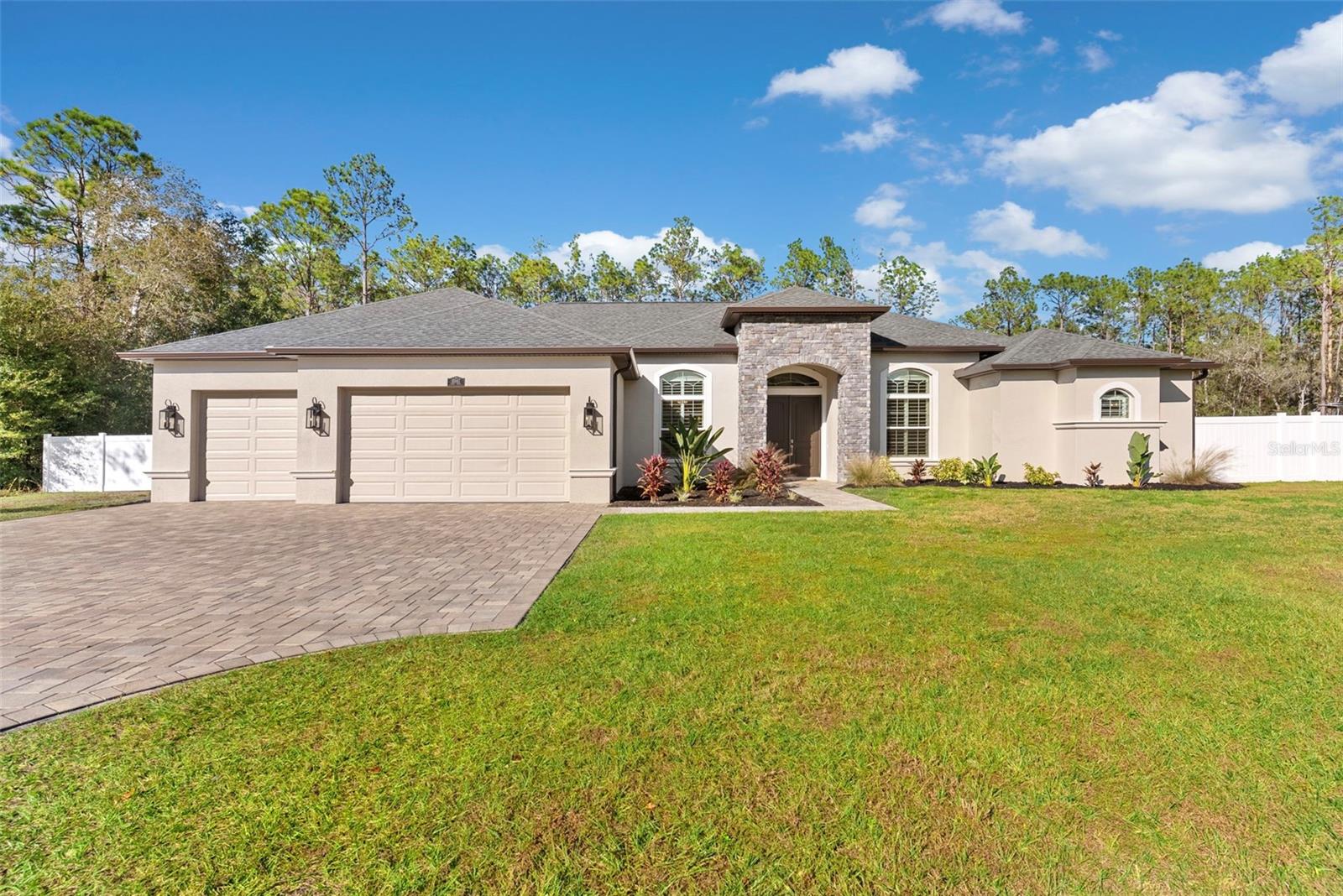 Single Family Residence in BROOKSVILLE, FL - Daniel Dourado