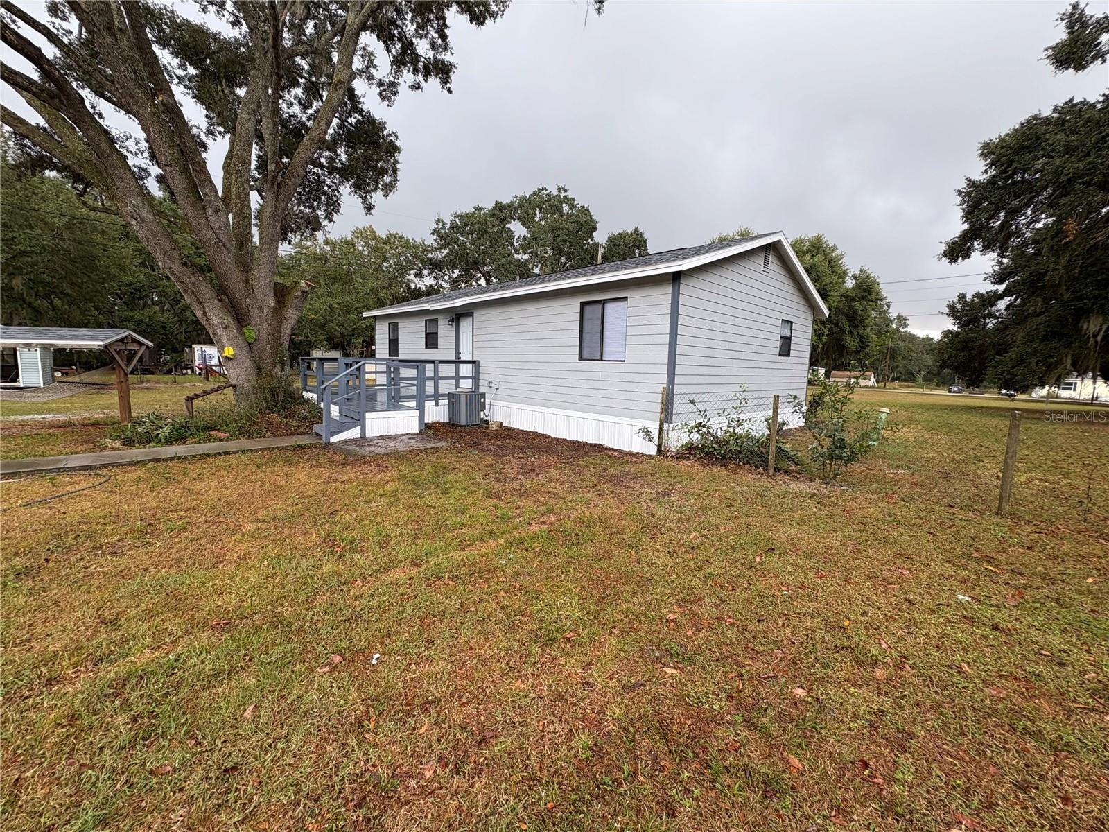 Manufactured Home in POLK CITY, FL - Daniel Dourado