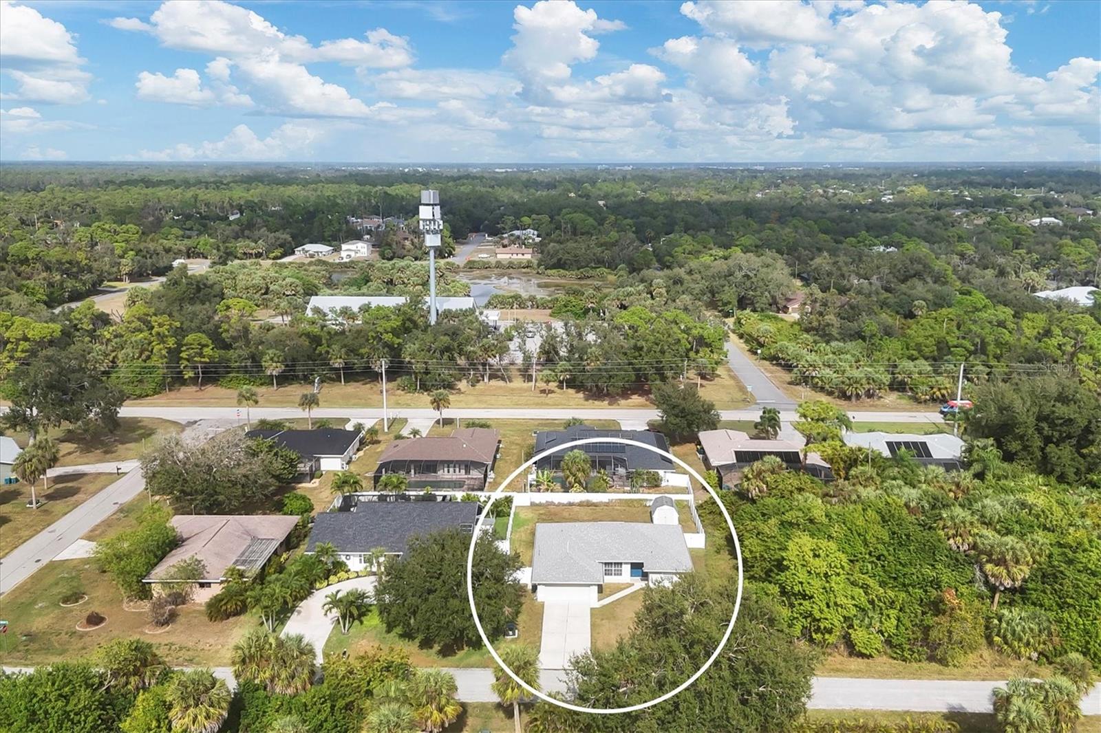 Single Family Residence em PORT CHARLOTTE, FL - Daniel Dourado